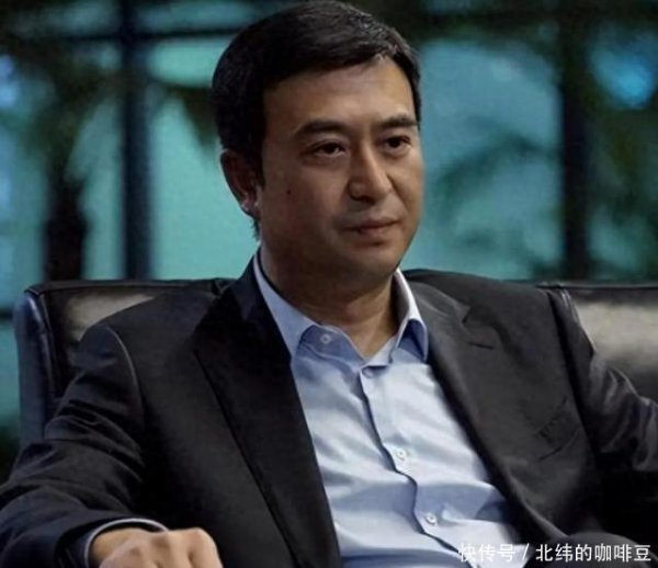 海越互赢 与前夫张嘉译离婚后，他娶妻生女，而演员杜珺如今过的怎样？